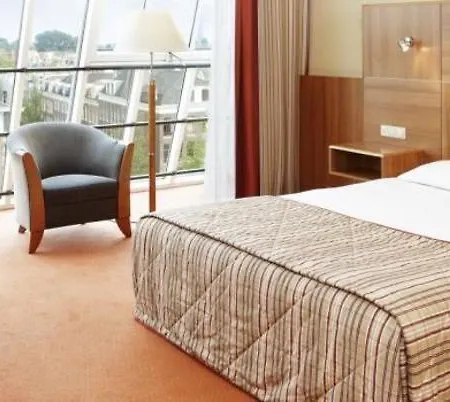 Avani Museum Quarter - Previously Nh Museum Quarter Hotell 4*