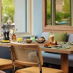 Hotel Avani Museum Quarter - Previously Nh Museum Quarter 4*