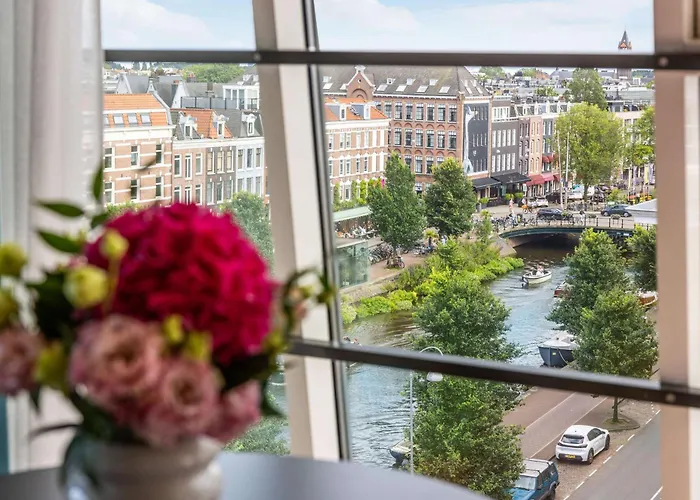 Avani Museum Quarter Hotel