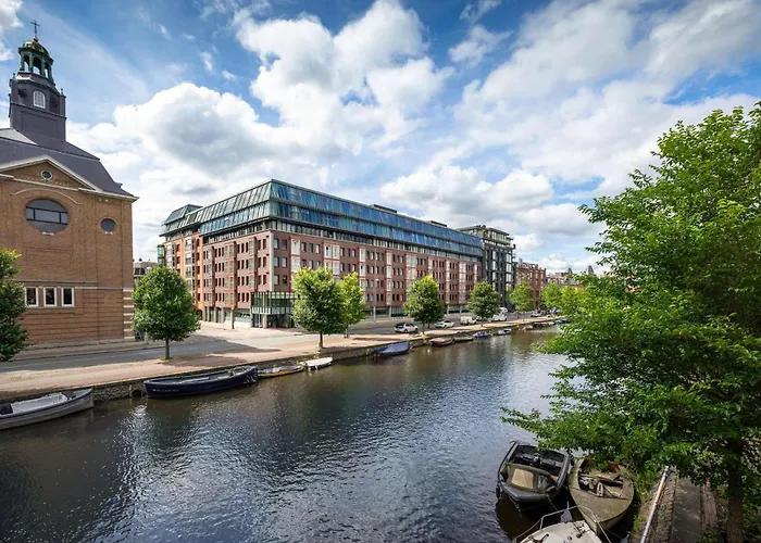 Hotel Avani Museum Quarter