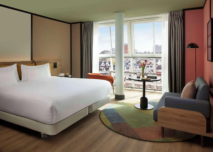 Avani Museum Quarter Hotel 4*