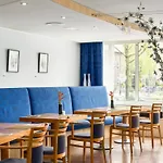 Hotel Avani Museum Quarter 4*