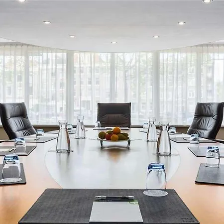 Avani Museum Quarter - Previously Nh Museum Quarter Hotell 4*
