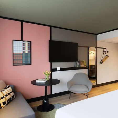 Avani Museum Quarter - Previously Nh Museum Quarter Hotell 4*