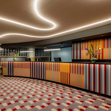 Avani Museum Quarter - Previously Nh Museum Quarter Hotell 4*