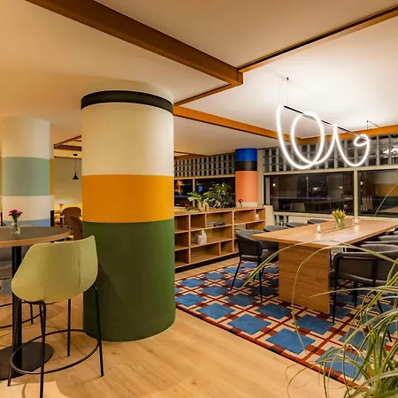 Hotell Avani Museum Quarter - Previously Nh Museum Quarter 4*