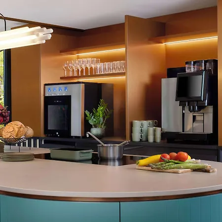 Avani Museum Quarter Hotel